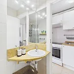 아파트 Charming 1br W/ Sofa Bed In The Heart Of Alfama | By Airnest 리스본